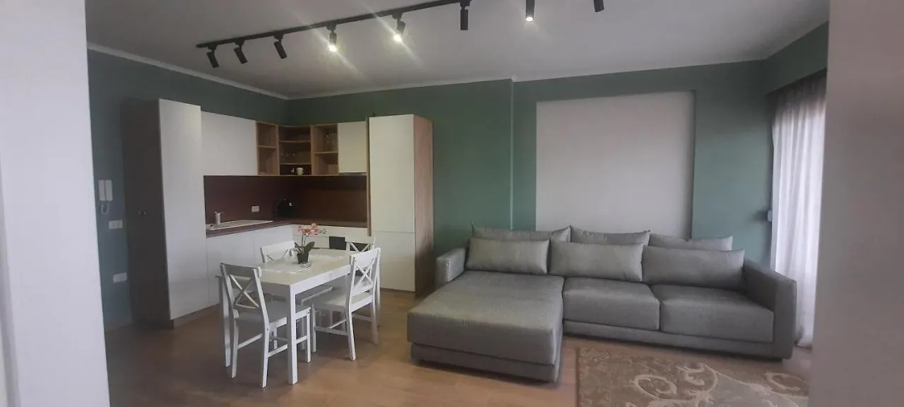 Flower Apartment Free Private Parking Tirana