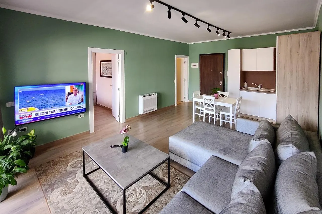 Flower Apartment Free Private Parking Tirana