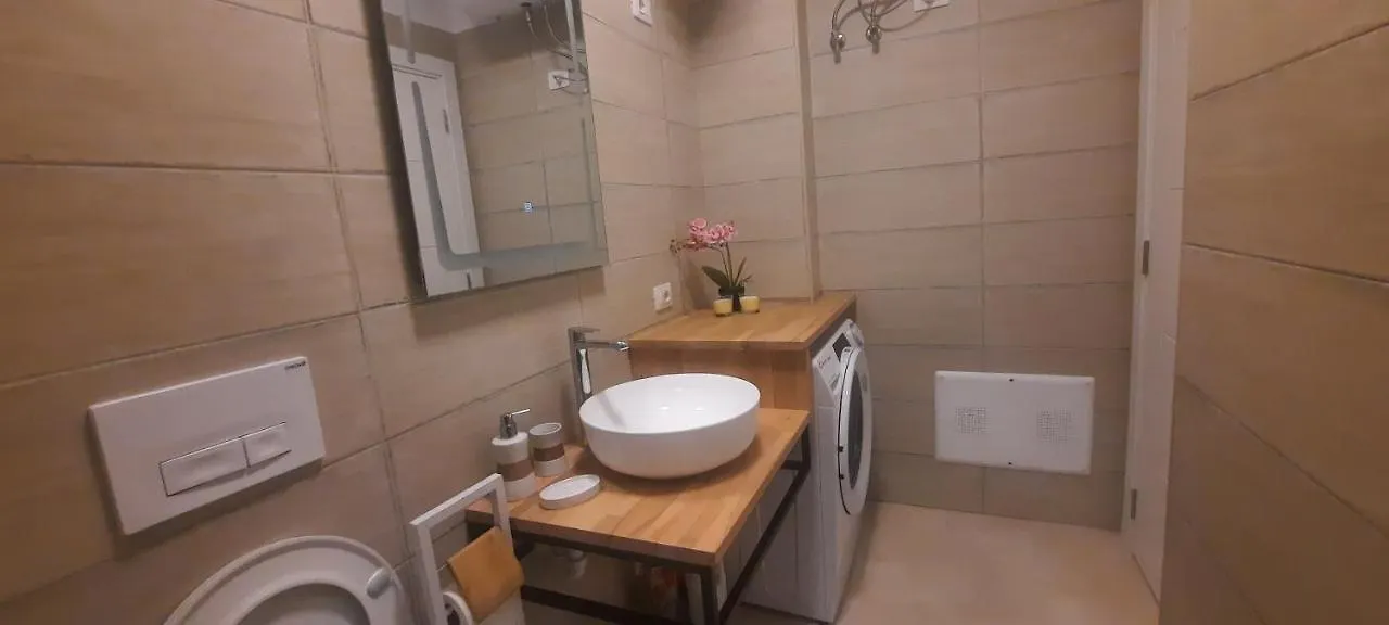 Flower Apartment Free Private Parking Tirana
