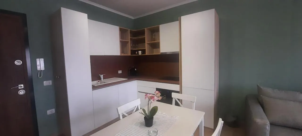 Flower Apartment Free Private Parking Tirana Albanien