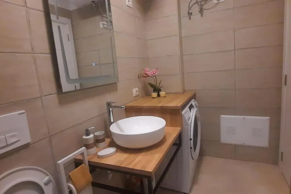 Flower Apartment Free Private Parking Tirana
